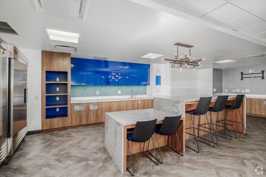 More Photos Of 1187 Thorn Run Rd, Moon Township Office For Sale