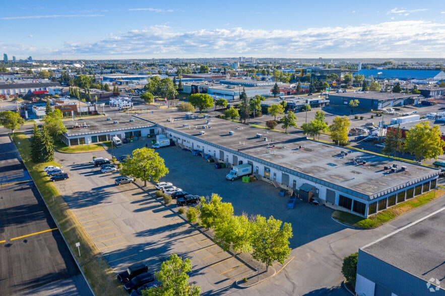 More Photos Of 5901-5923 3rd St SE, Calgary Light Distribution For Lease