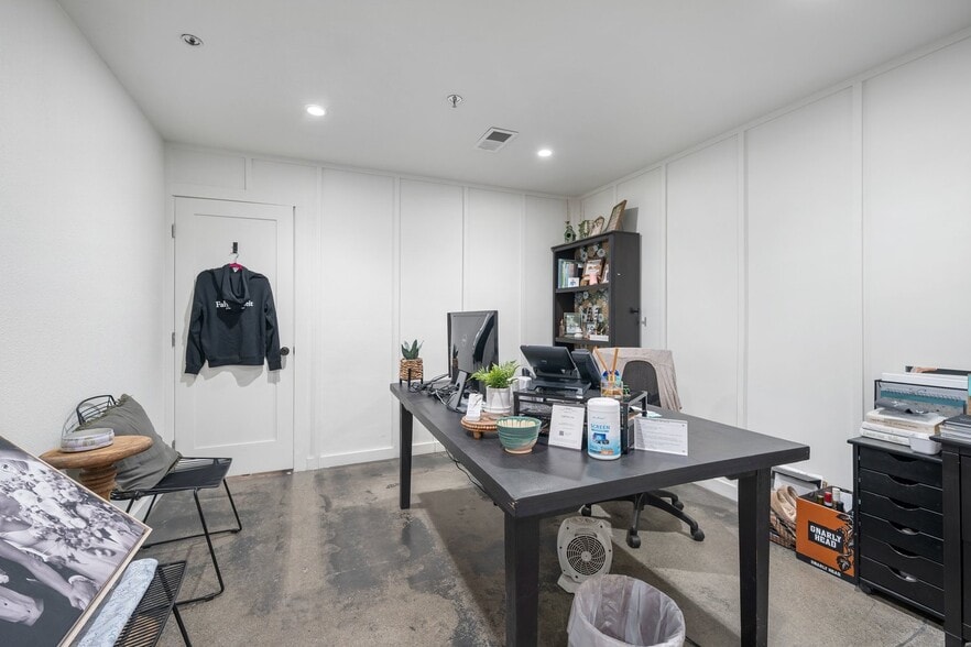 More Photos Of 2200 Golden Hill Rd, Paso Robles Warehouse For Sale