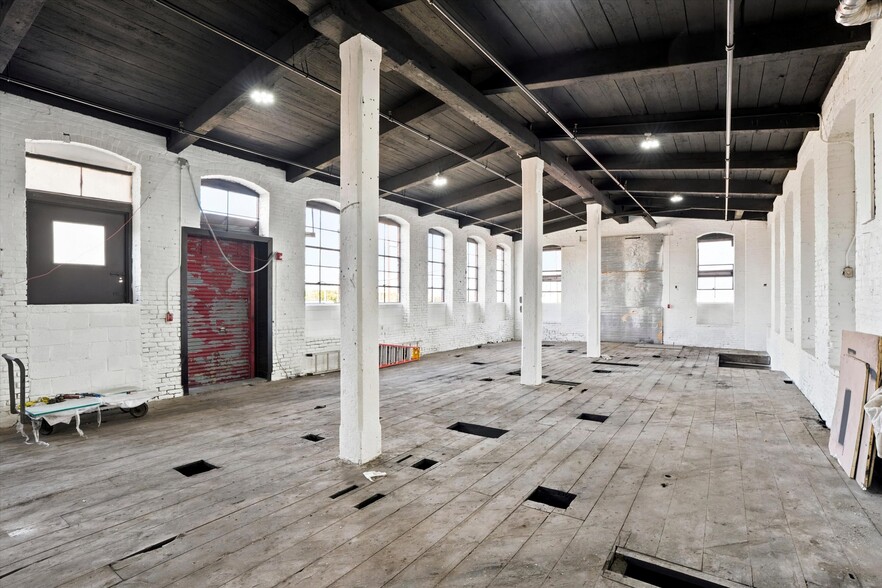 More Photos Of 4821 Garden St, Philadelphia Industrial For Sale