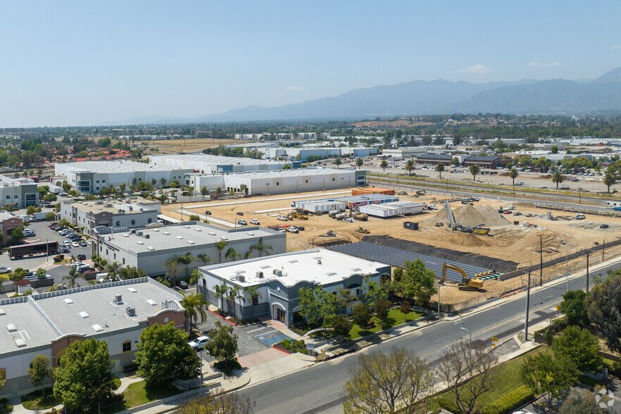 More Photos Of 9010 Hellman Ave, Rancho Cucamonga Warehouse For Lease