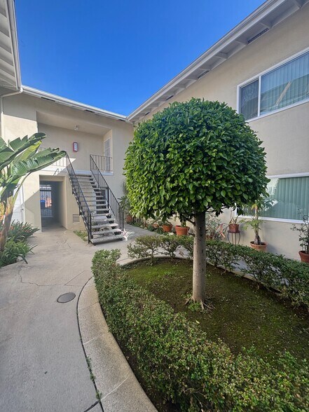 More Photos Of 4300 Tujunga Ave, Studio City Apartments For Sale