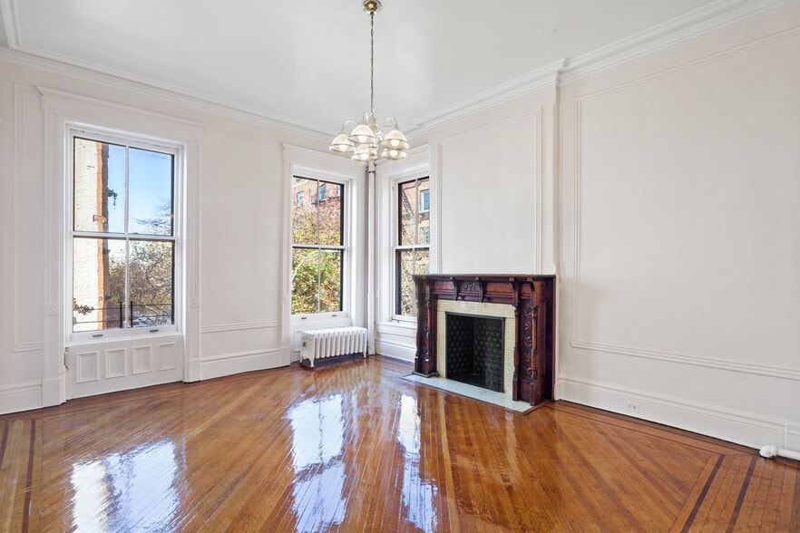 More Photos Of 28 8th Ave, Brooklyn Apartments For Sale