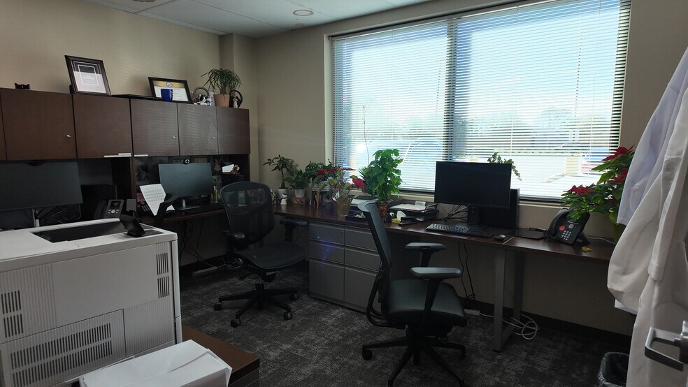 More Photos Of 2401 FM 646, Dickinson Medical For Sale