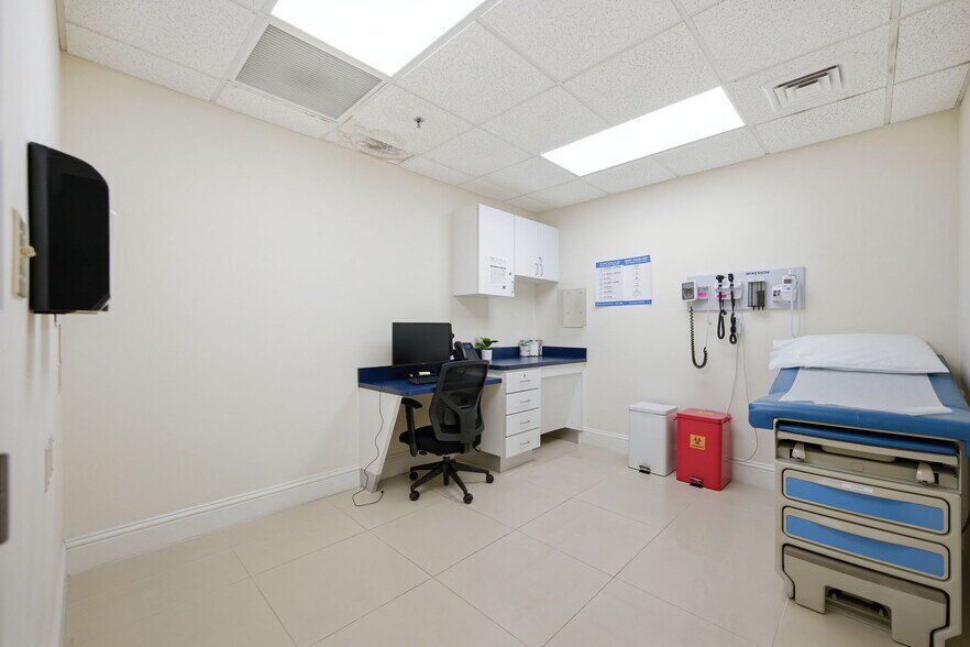 More Photos Of 433 SW 10th St, Ocala Medical For Sale