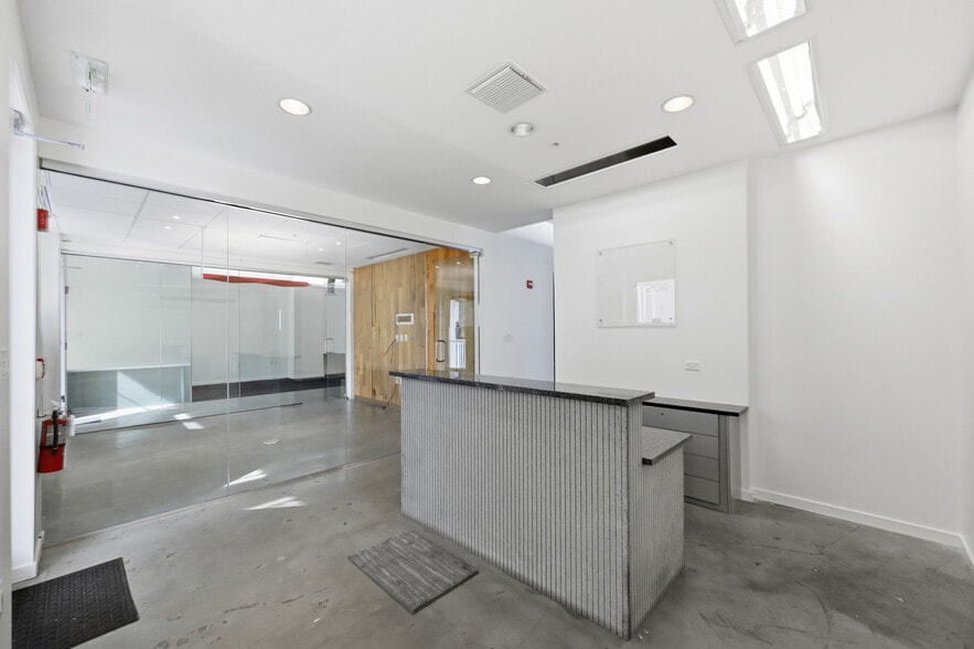 More Photos Of 1348-1358 Fruitville Rd, Sarasota Office Residential For Lease