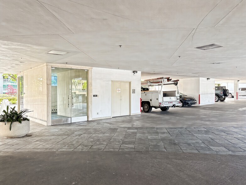 More Photos Of 200 Page Mill Rd, Palo Alto Coworking Space