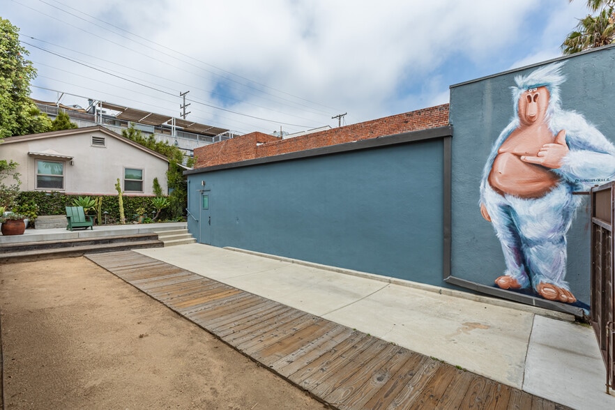 More Photos Of 1219 Abbot Kinney Blvd, Venice Storefront Retail Residential For Lease