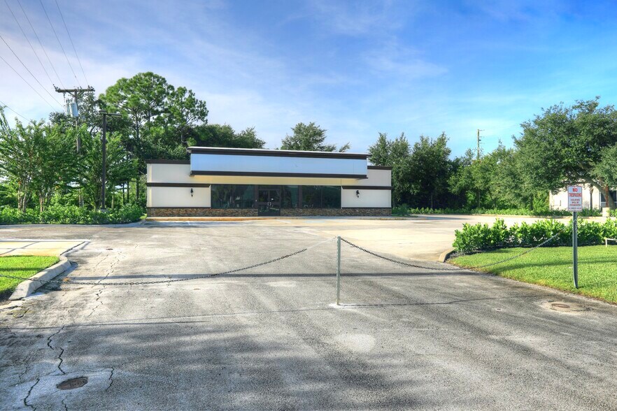 More Photos Of 8801 20th St, Vero Beach Convenience Store For Lease
