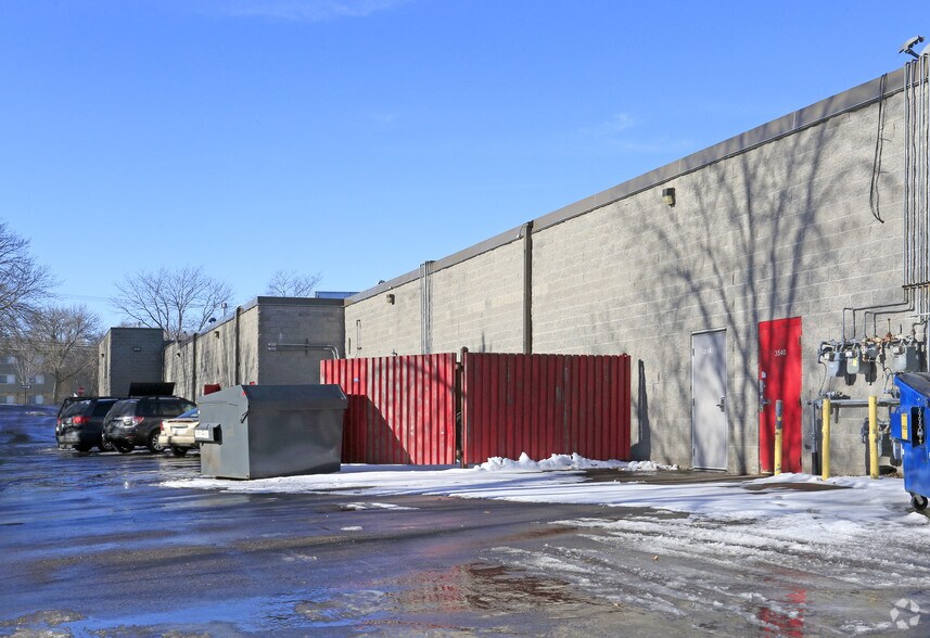 More Photos Of 3520-3566 N Winnetka Ave, New Hope Unknown For Lease