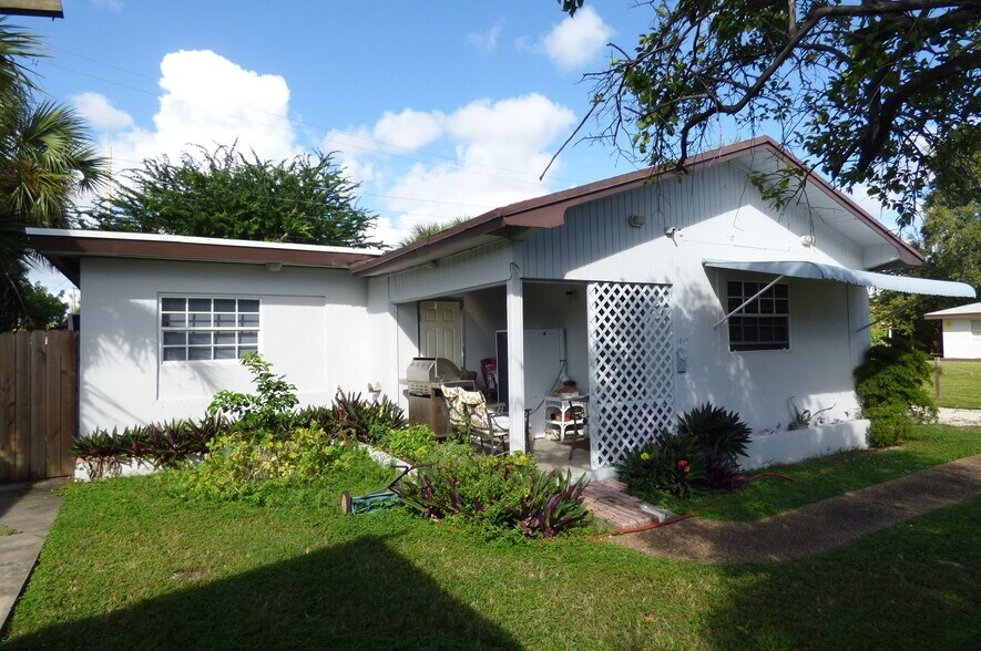 More Photos Of , Fort Lauderdale Unknown For Sale
