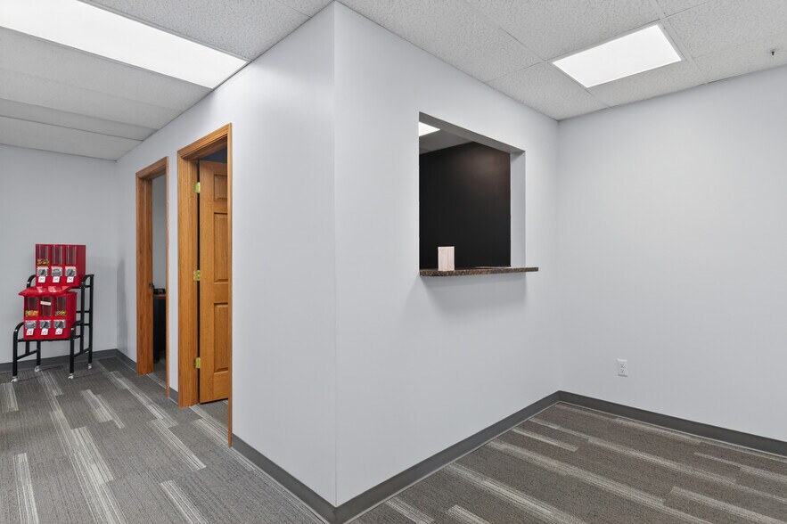 More Photos Of 26622 Woodward Ave, Royal Oak Office For Lease