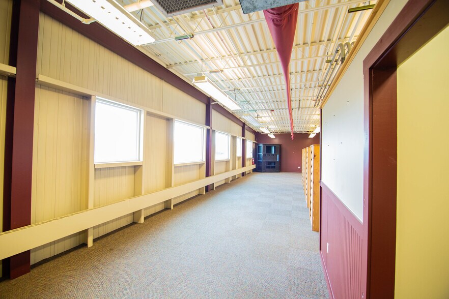 More Photos Of 700 Hepburn St, Milton Showroom For Lease