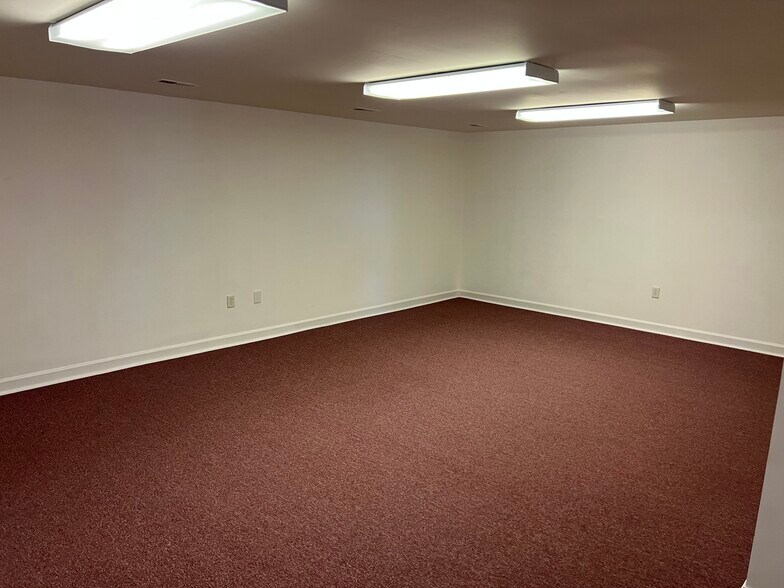 More Photos Of 755 Thimble Shoals Blvd, Newport News Loft Creative Space For Lease