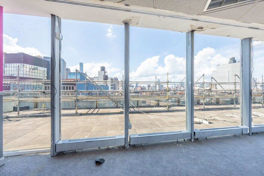 More Photos Of 8 Catherine St, New York Loft Creative Space For Sale