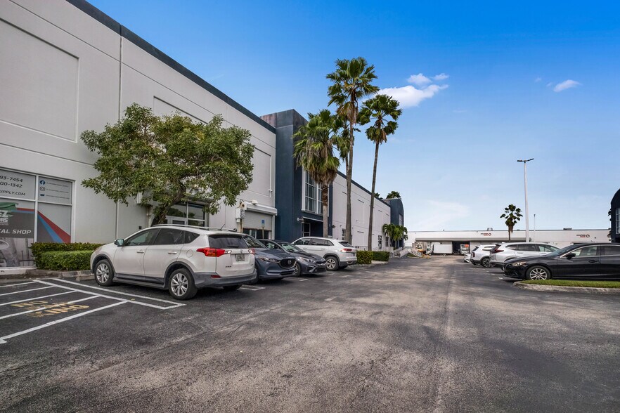 More Photos Of 7620 NW 25th St, Miami Distribution For Lease