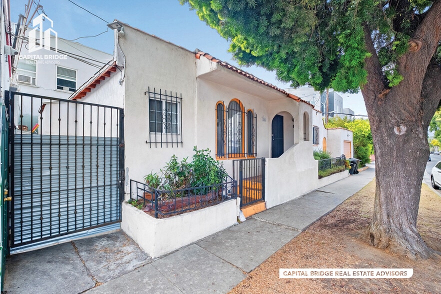 More Photos Of 5766 Venice Blvd, Los Angeles General Retail For Sale