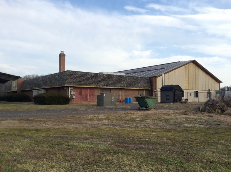 More Photos Of 73 Maskells Mill Rd, Salem Schools For Sale