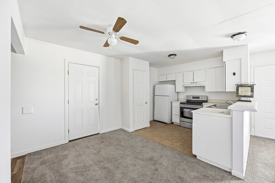 More Photos Of 1105 Westwood Ln, Giddings Apartments For Sale