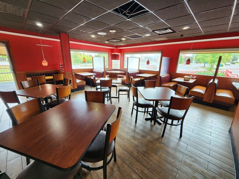 More Photos Of 11161 Research Plaza Way, Richmond Restaurant For Sale