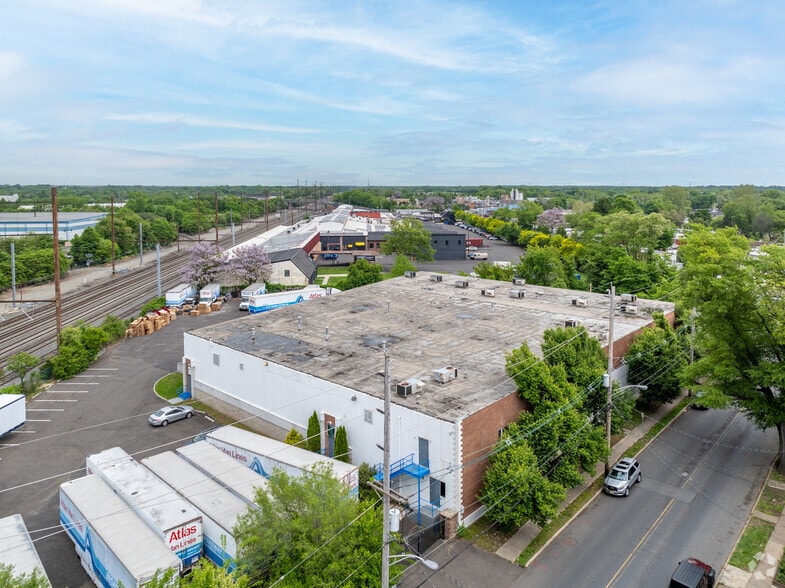 More Photos Of 1000 Nottingham Way, Hamilton Light Distribution For Sale