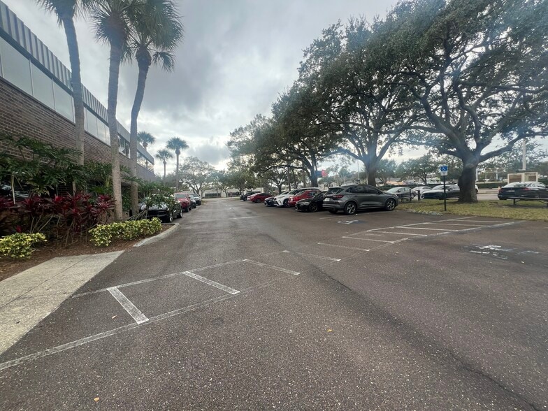 More Photos Of 10008 N Dale Mabry Hwy, Tampa Medical For Lease