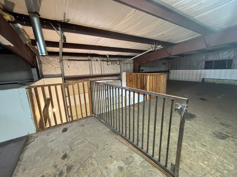 More Photos Of 2618 Cherry Ave NE, Salem Industrial For Sale