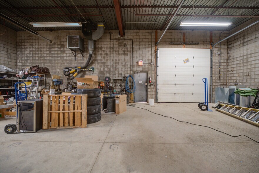 More Photos Of 114 Easton Rd, Brantford Industrial For Sale