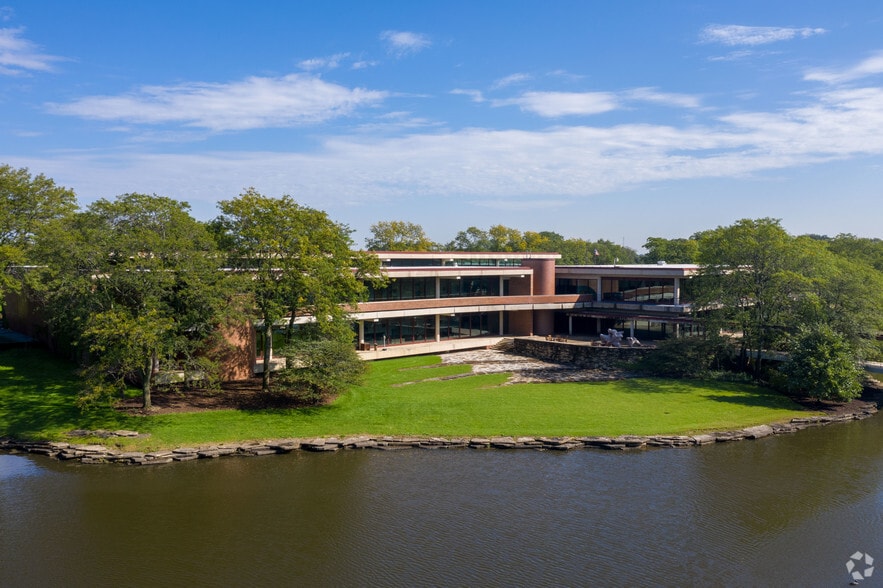 More Photos Of 2715 Jorie Blvd, Oak Brook Office For Sale