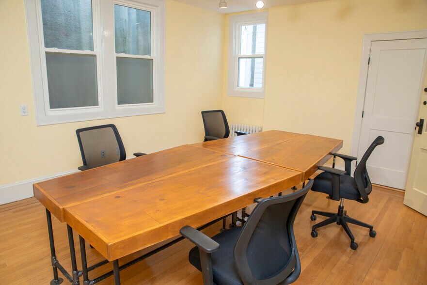 More Photos Of 251 Post Ave, Westbury Storefront Retail Office For Lease