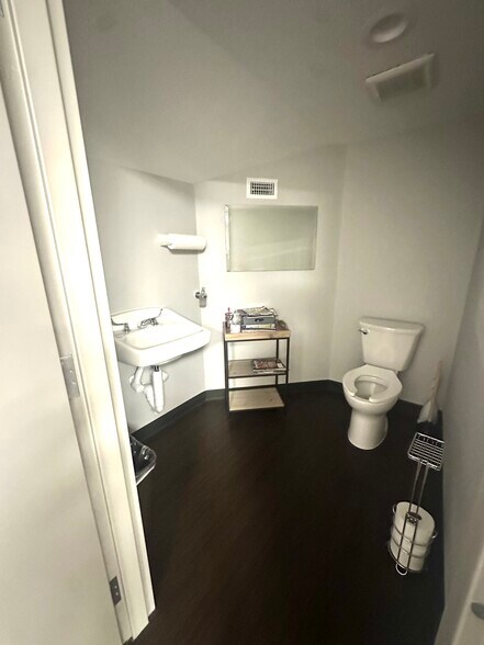 More Photos Of 21834 Northwest Fwy, Cypress Office For Sale