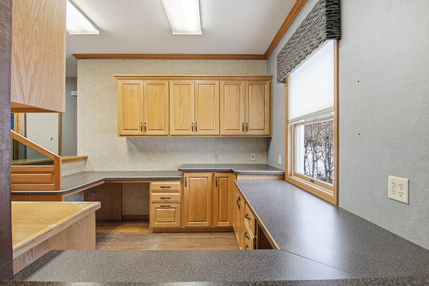 More Photos Of 1813 Wilson St, Menomonie Medical For Sale