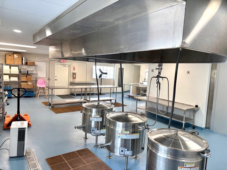 More Photos Of 218 S F St, Lake Worth Beach Warehouse For Sale