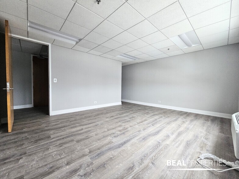 More Photos Of 300-310 Happ Rd, Northfield Unknown For Lease