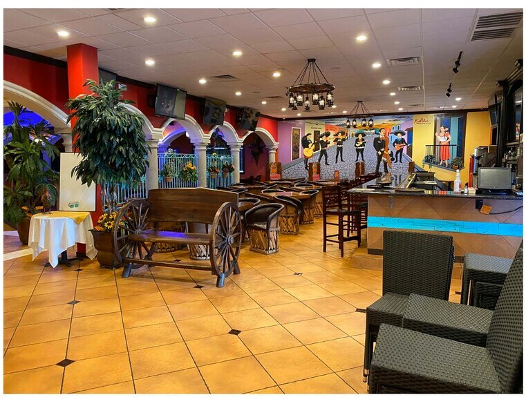 More Photos Of 12030 Wilcrest Dr, Houston Restaurant For Sale
