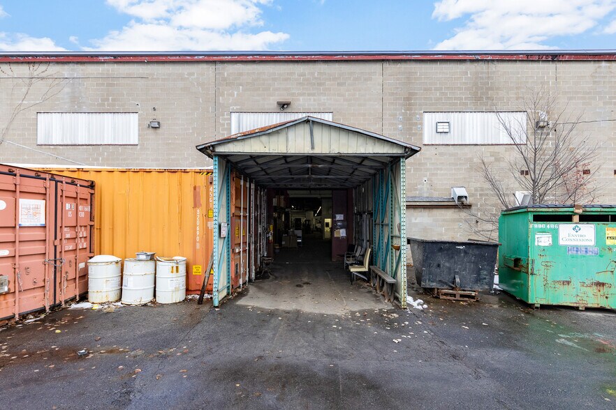 More Photos Of 262 Rue Scott, St-Jérôme Warehouse For Sale