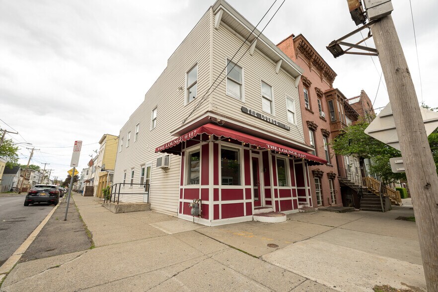 More Photos Of 117 N Lake Ave, Albany Storefront Retail Residential For Sale