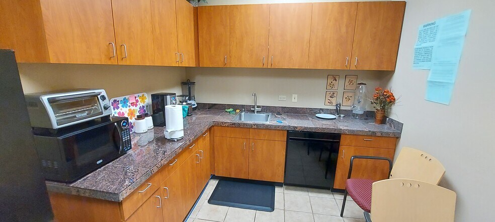 More Photos Of 7399 S Tucson Way, Centennial Flex For Lease