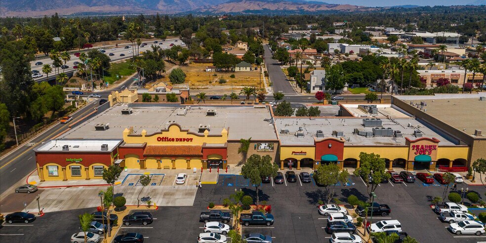 More Photos Of 410-602 Orange St, Redlands Unknown For Lease