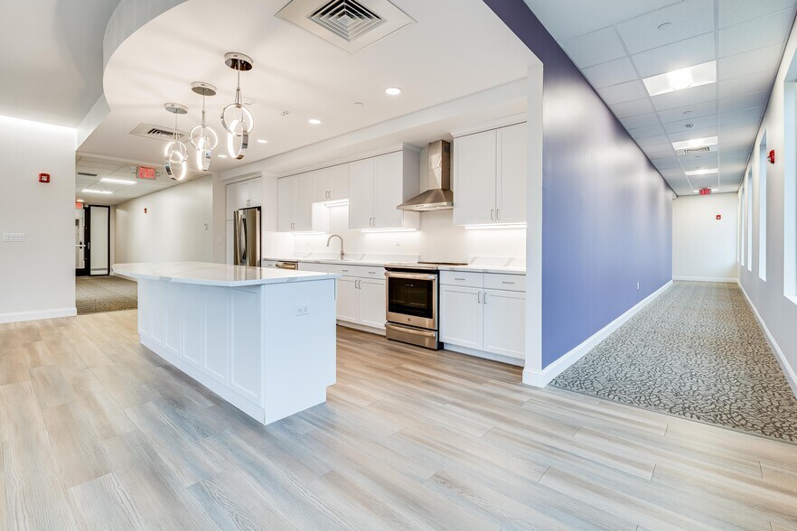 More Photos Of 1274 Osgood St, North Andover Office For Lease