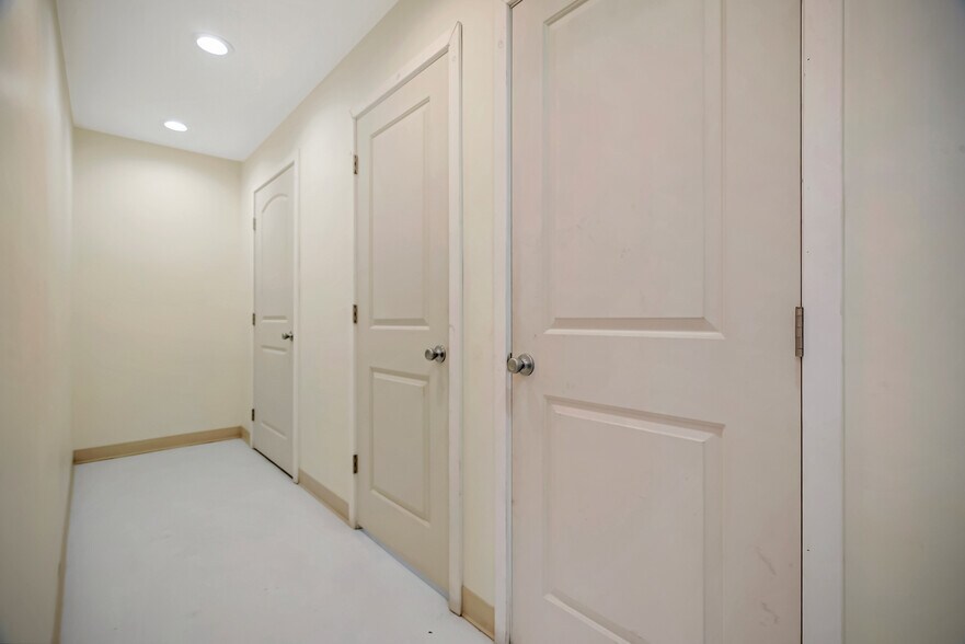 More Photos Of 11915 Inglewood Ave, Hawthorne Medical For Sale