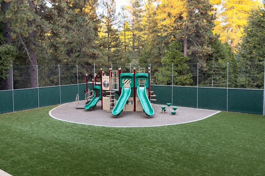 More Photos Of 26409 State Highway CA-189, Twin Peaks Specialty For Sale