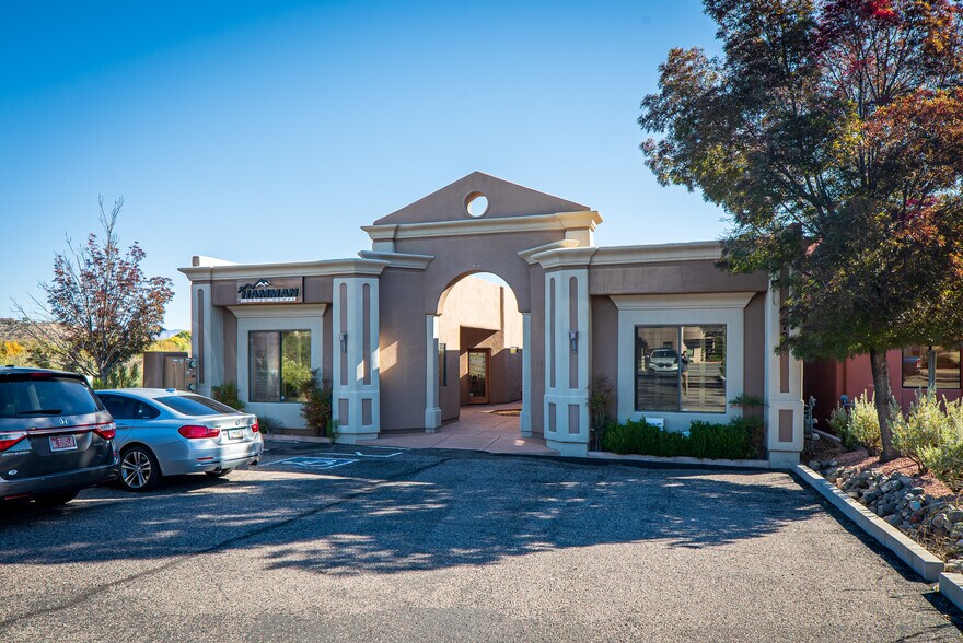 More Photos Of 781 Cove Pky, Cottonwood Medical For Lease