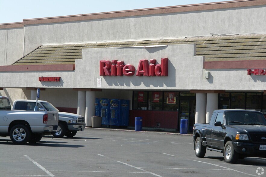 More Photos Of 1136-1230 W Main St, Merced Unknown For Lease