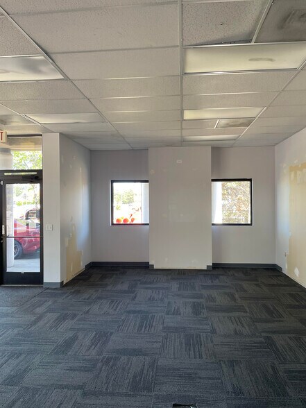 More Photos Of 2758 NE Highway 99W, Mcminnville Storefront For Lease