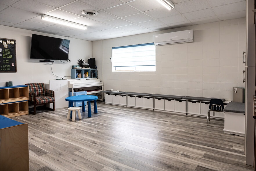 More Photos Of 301 W Anderson Ln, Austin Religious Facility For Sale