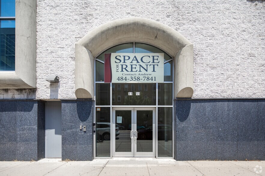 More Photos Of 11-11 44th Dr, Long Island City Office For Lease