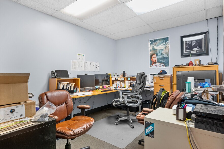 More Photos Of 115 Leonard Dr, Groton Service For Lease