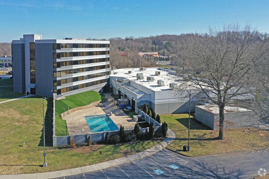 More Photos Of 5790 University Pky, Winston-Salem Hotel For Sale