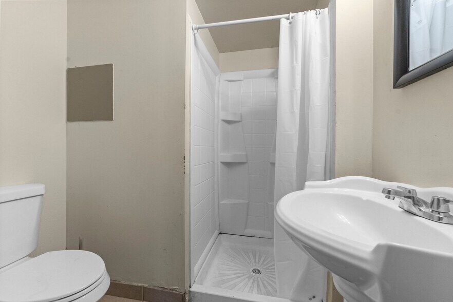 More Photos Of 368-370 Summer Ave, Newark Apartments For Sale